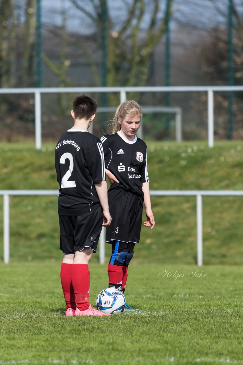 Bild 359 - wBJ SV Henstedt Ulzburg - TSV Schnberg : Ergebnis: 5:2